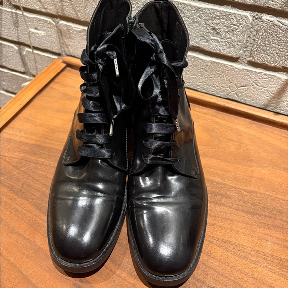 Sleek Black Lace-Up Women's Boots size 39 - Picture 2 of 9